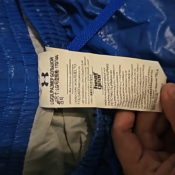 Under Armour heat gear running shorts size large - Picture 2 of 3